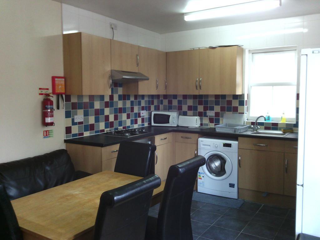 Amazon Guest House Oxford Quarto foto